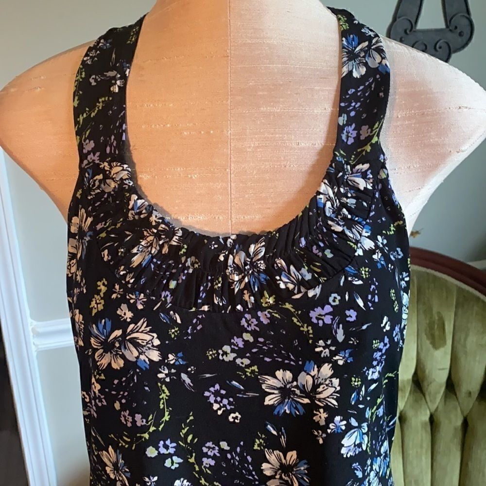 Lucky & Laurel flower print blouse. Women’s M.